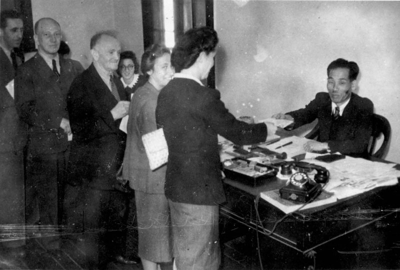 Chiune Sugihara at the Japanese consulate in Kaunas, 1940